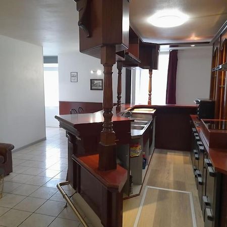 Appartement Au Bord Du Canal Montbard Eksteriør billede