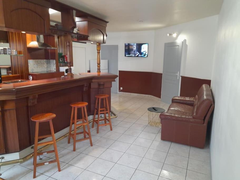 Appartement Au Bord Du Canal Montbard Eksteriør billede